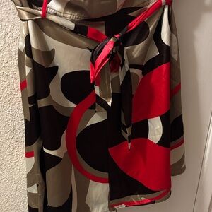 Elegant Asymmetrical Skirt with Bold Patterns